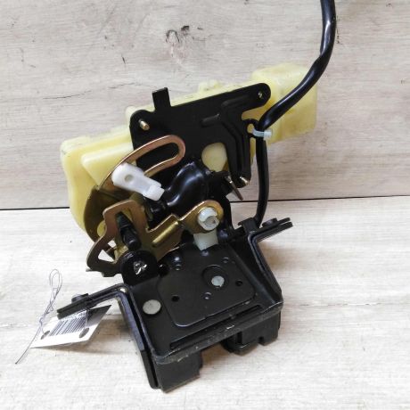 zamok-bagaznika-mazda-323-universal-art-43329-big-2