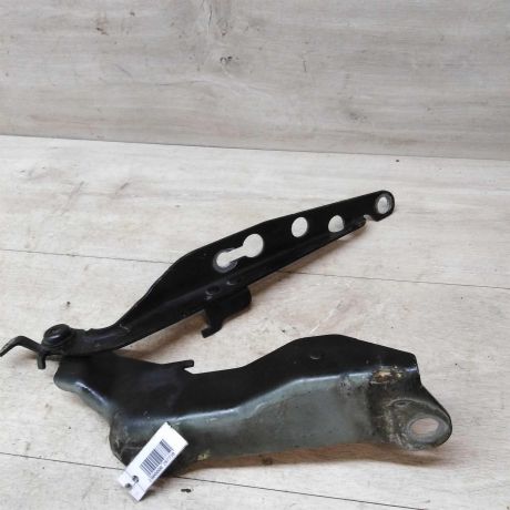 petlia-kapota-levaia-volvo-xc90-rest-art-43567-big-1