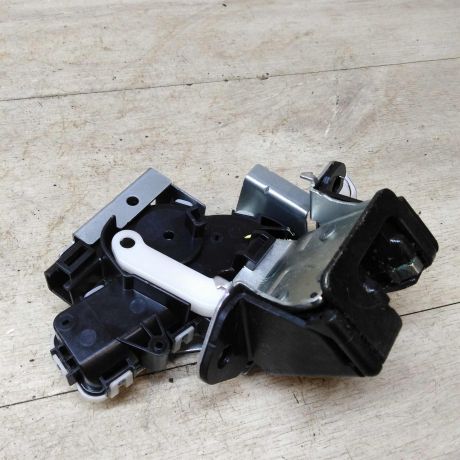 zamok-kryski-bagaznika-mazda-3-bl-xetcbek-art-43889-big-3