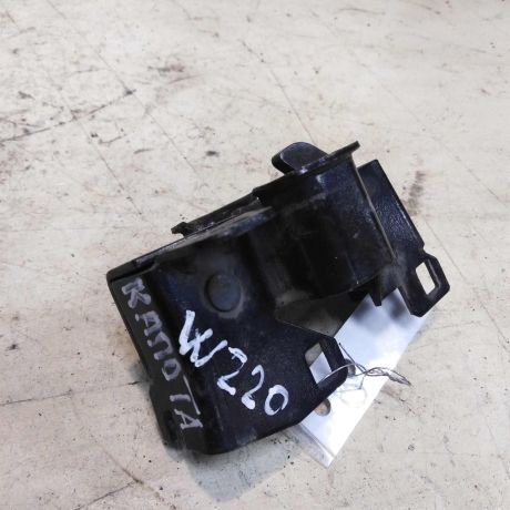 zamok-kapota-pravyi-mercedes-w220-art-44923-big-0