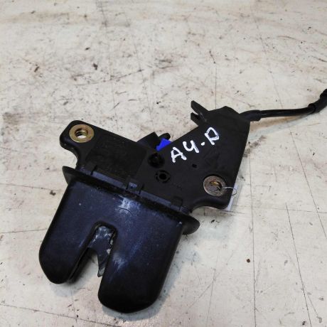zamok-bagaznika-sedan-audi-a4-b6-8e-art-45313-big-4