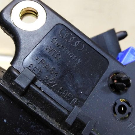 zamok-bagaznika-sedan-audi-a4-b6-8e-art-45313-big-1