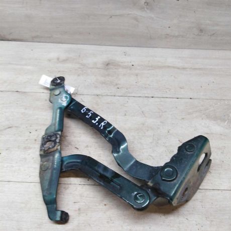 petlia-bagaznika-pravaia-sedan-volkswagen-passat-b5-art-46016-big-0