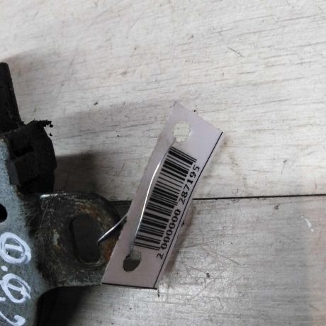 zamok-kapota-ford-focus-2-art-46236-big-2