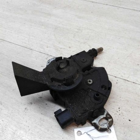 zamok-kapota-ford-focus-2-art-46236-big-3