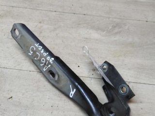 petlia-kapota-pravaia-audi-a6-c5-do-rest-art-46457