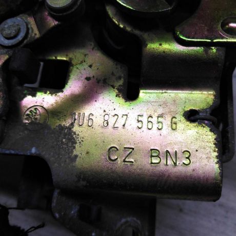 zamok-bagaznika-xetcbek-skoda-octavia-tour-art-47033-big-3