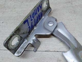 petlia-kapota-levaia-lada-largus-art-48031