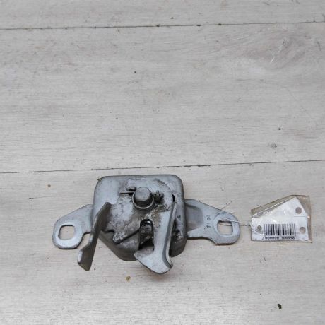 zamok-kapota-lada-largus-art-48032-big-0