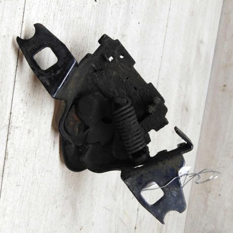 zamok-kapota-skoda-octavia-tour-art-48294-big-1