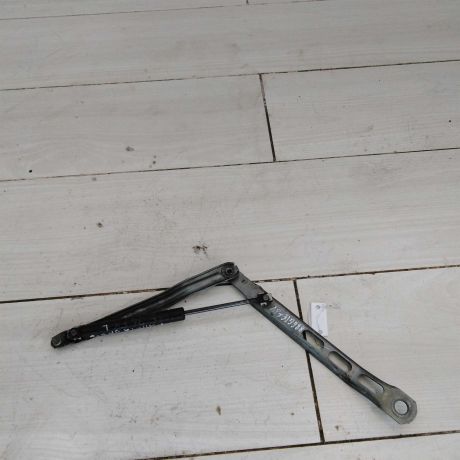 petlia-kapota-levaia-bmw-e34-art-48621-big-0