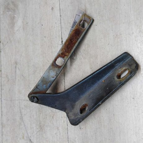 petlia-kapota-pravaia-chevrolet-niva-07gv-art-49074-big-2