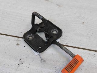 zamok-kapota-rucka-otkryvaniia-volkswagen-polo-sedan-art-49792