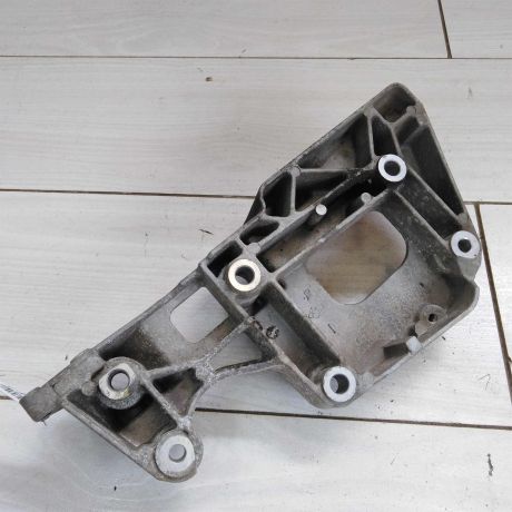 zamok-kapota-obratnaia-cast-volkswagen-jetta-5-golf-5-art-50070-big-2