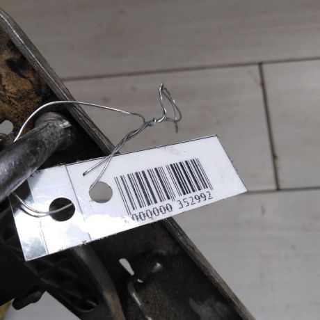 zamok-kapota-obratnaia-cast-volkswagen-jetta-5-golf-5-art-50070-big-1