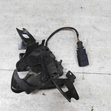 zamok-kapota-skoda-octavia-tour-art-50228-big-0