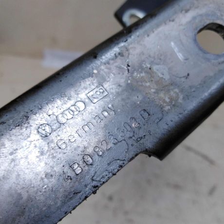 petlia-kapota-pravaia-audi-a6-c5-art-50828-big-1