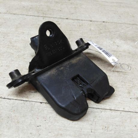 zamok-kryski-bagaznika-skoda-octavia-a5-06gv-art-50996-big-1