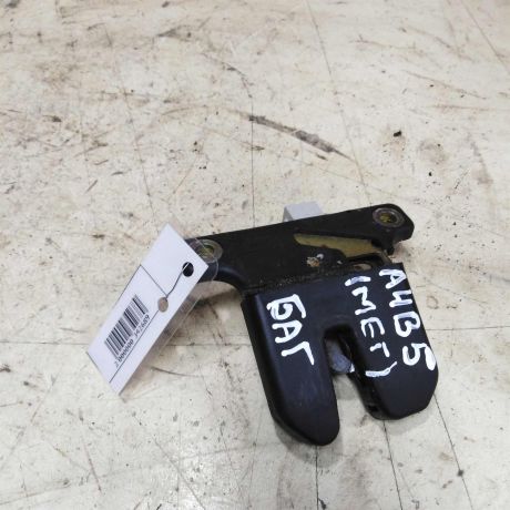 zamok-kryski-bagaznika-sedan-audi-a4-b5-do-rest-art-52543-big-0