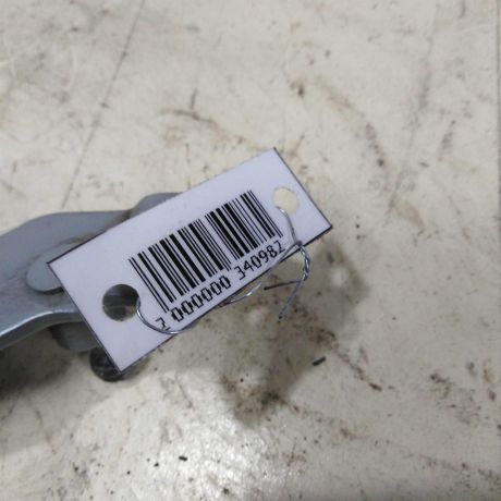 petlia-kryski-bagaznika-pravaia-audi-a4-b5-do-rest-sedan-art-52567-big-1