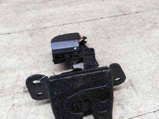 zamok-bagaznika-hyundai-santa-fe-ii-art-52645