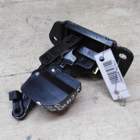 zamok-bagaznika-hyundai-santa-fe-ii-art-52645-big-1