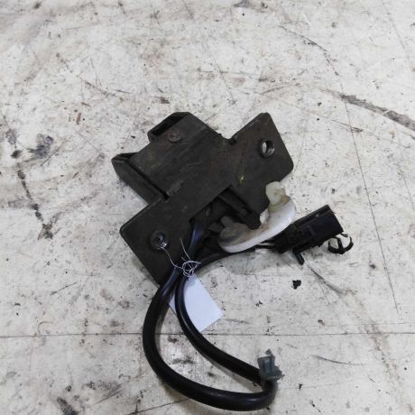 zamok-kryski-bagaznika-nissan-primera-p11-art-52787-big-2