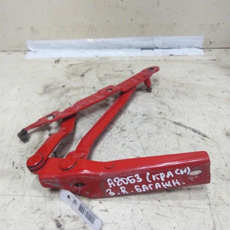 petlia-bagaznika-pravaia-audi-80-b3-sedan-art-53233-big-0