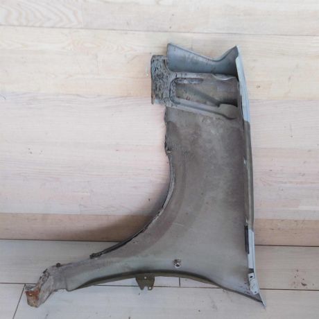 krylo-pravoe-renault-logan-sledy-remonta-lada-largus-art-53338-big-1