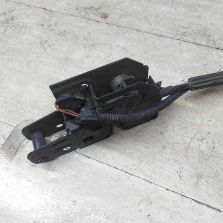 zamok-kapota-volkswagen-touran-06-gv-art-53666-big-2