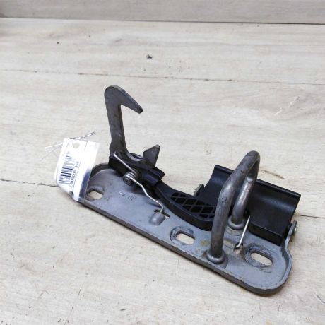 zamok-kapota-volkswagen-golf-5-art-54930-big-0