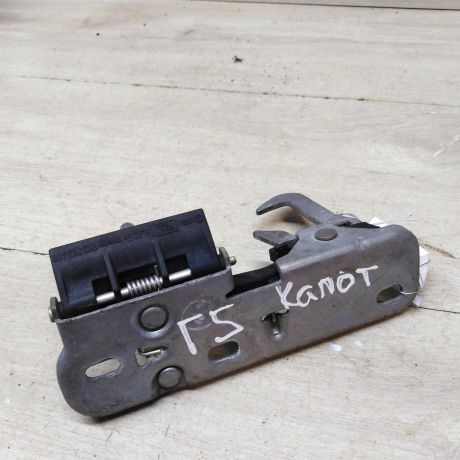 zamok-kapota-volkswagen-golf-5-art-54930-big-1