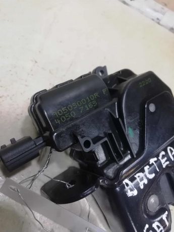 zamok-kryski-bagaznika-renault-duster-i-art-58414-big-2