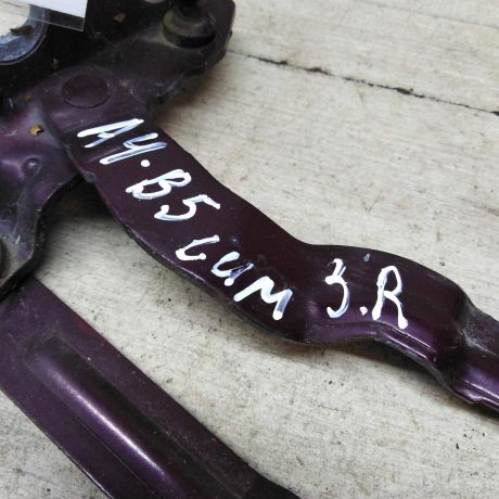 petlia-kryski-bagaznika-pravaia-sedan-audi-a4-b5-art-58785-big-1