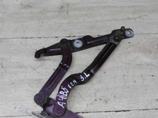 petlia-kryski-bagaznika-levaia-sedan-audi-a4-b5-art-58786