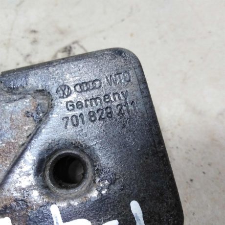 zamok-kryski-bagaznika-volkswagen-transporter-t4-art-58808-big-1