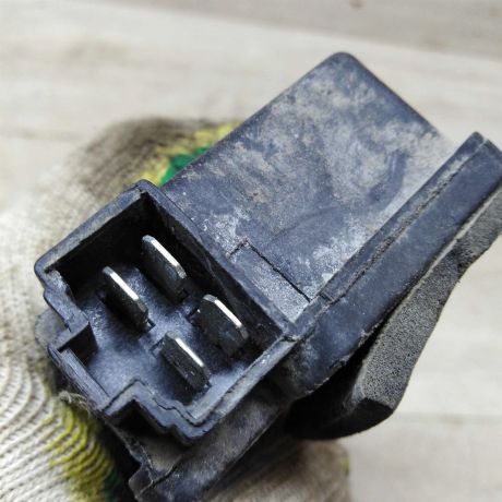 zamok-bagaznika-hyundai-elantra-iii-xd-xetcbek-art-58920-big-1