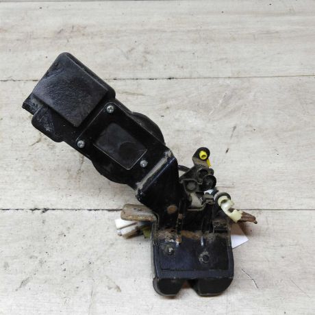 zamok-bagaznika-hyundai-elantra-iii-xd-xetcbek-art-58920-big-2