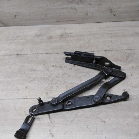 petlia-levaia-kryski-bagaznika-sedan-audi-80-b3-art-59367-big-0