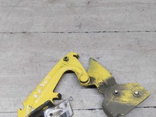 petlia-kapota-pravaia-liuft-renault-kangoo-i-do-rest-art-59657