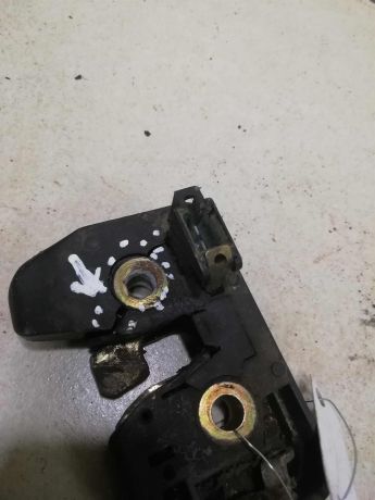 zamok-bagaznika-xetcbek-volkswagen-golf-3-defekt-na-foto-art-59678-big-3