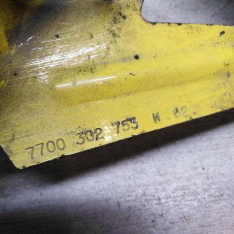 petlia-kapota-levaia-renault-kangoo-i-do-rest-art-59940-big-3