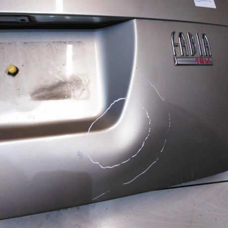 kryska-bagaznika-skoda-fabia-i-rest-sedan-defekt-art-60052-big-9