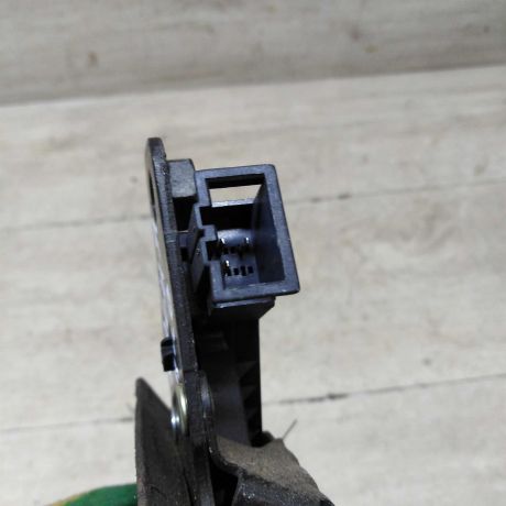 zamok-bagaznika-skoda-fabia-1-xetcbek-art-60603-big-2