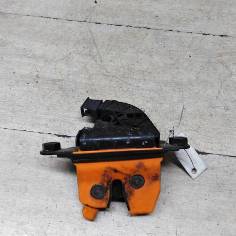 zamok-bagaznika-skoda-fabia-1-xetcbek-art-60603-big-4