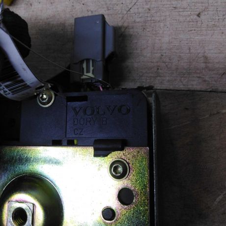 zamok-kryski-bagaznika-volvo-xc90-art-60650-big-3