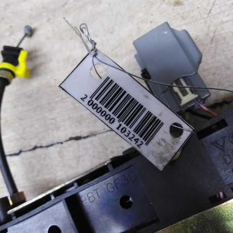 zamok-kryski-bagaznika-volvo-xc90-art-60650-big-4