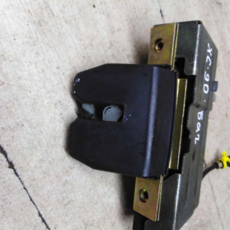 zamok-kryski-bagaznika-volvo-xc90-art-60650-big-5