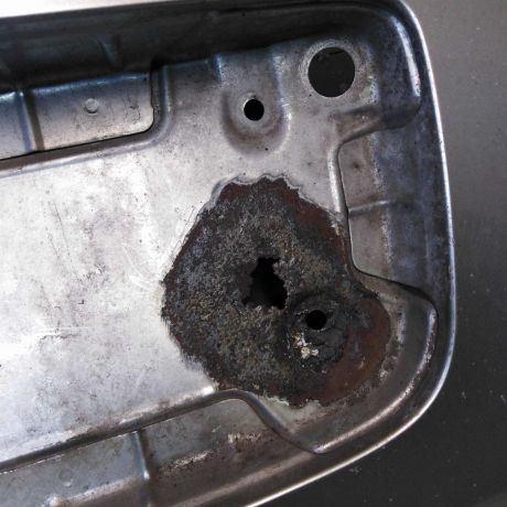 kryska-bagaznika-nissan-primera-p12-sedan-defekt-art-61509-big-2