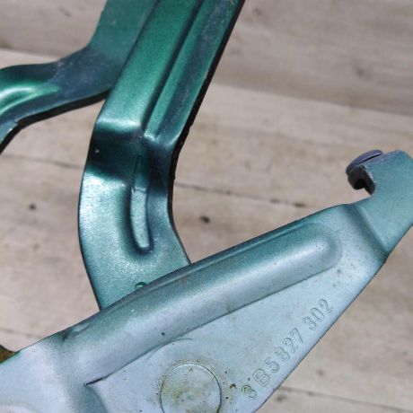 petlia-kryski-bagaznika-zadniaia-pravaia-sedan-audi-a4-b5-art-62527-big-2